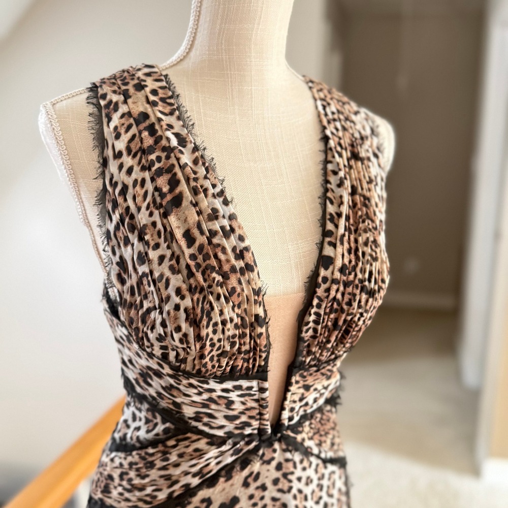 Mandalay Evening Gown‎ Grey Leopard Print Silk V-Neck Maxi Evening Dress